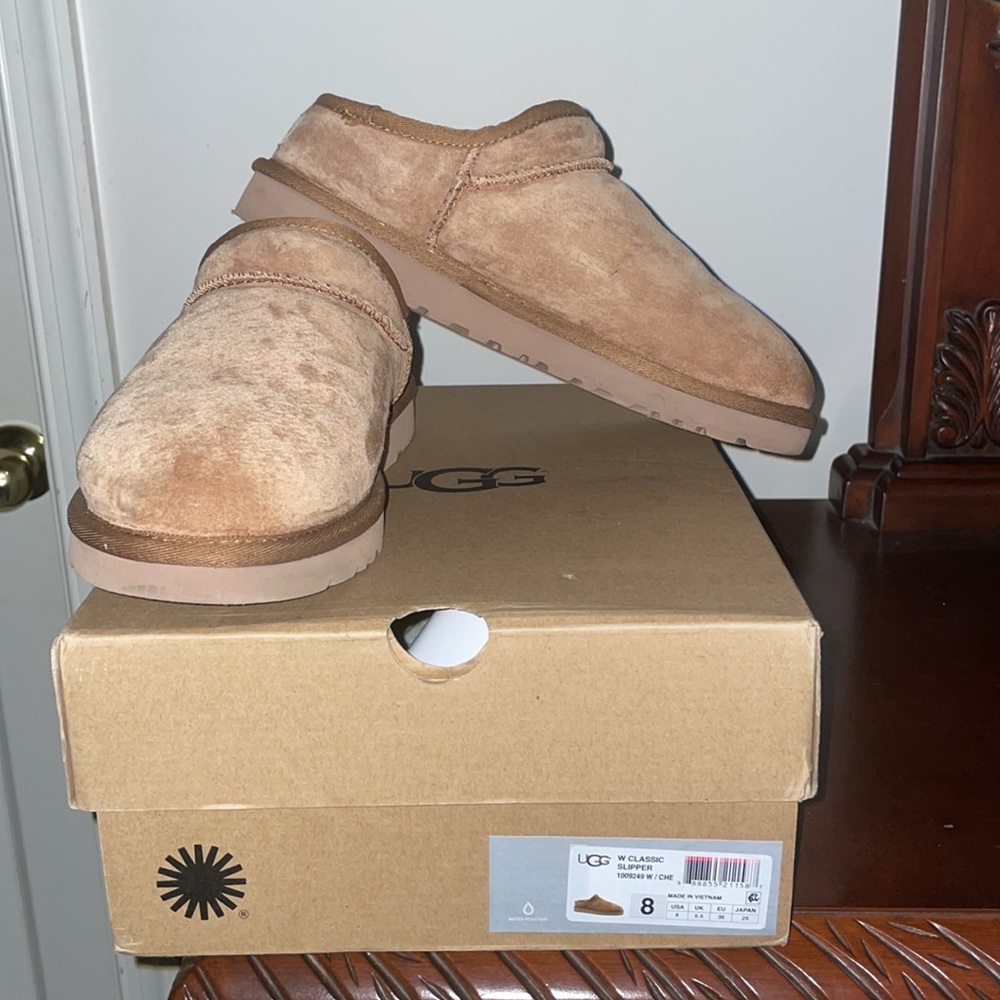 Women's UGG CLASSIC SLIPPER